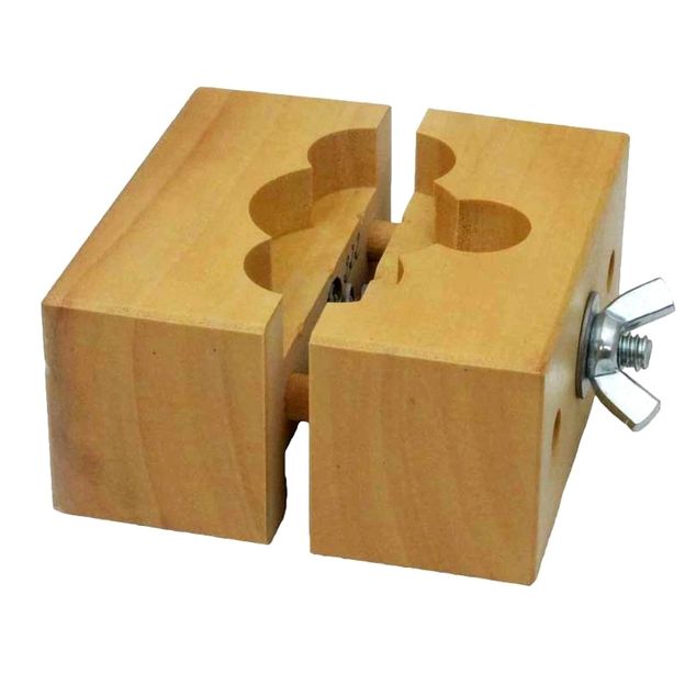 * Kasseholder i tre H562